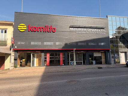 komilfo-showroom-protection-solaire-fermeture
